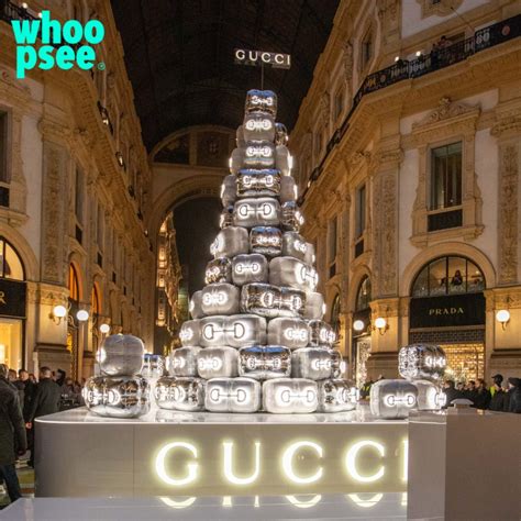 costo albero gucci milano|Albero di Natale Gucci a Milano: il costo e le polemiche .